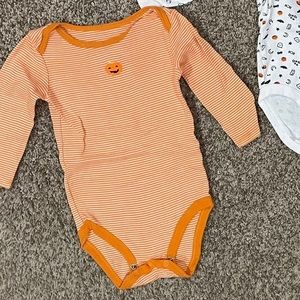 6-9 month onesie 🎃